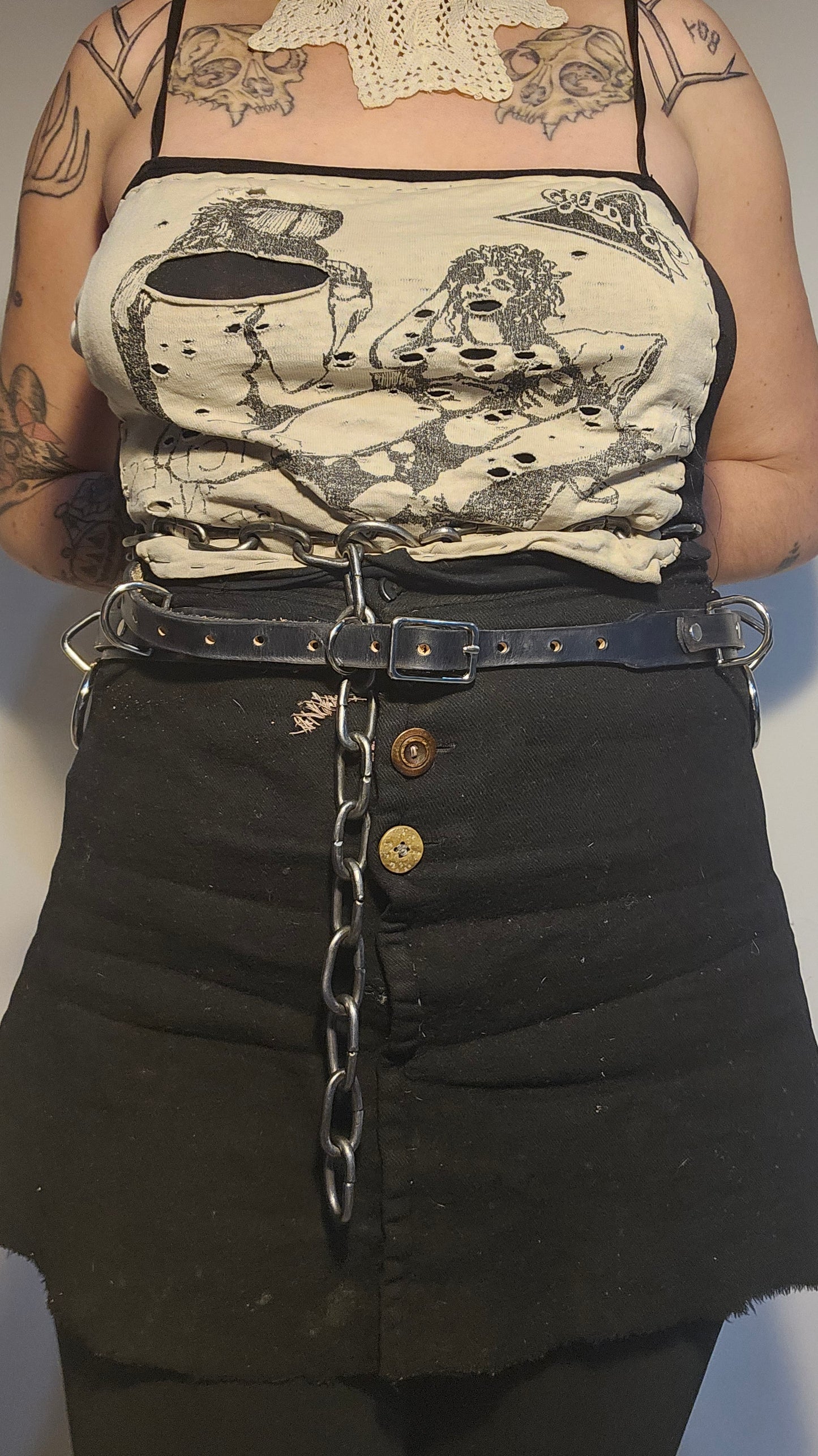 Western cut bondage belt