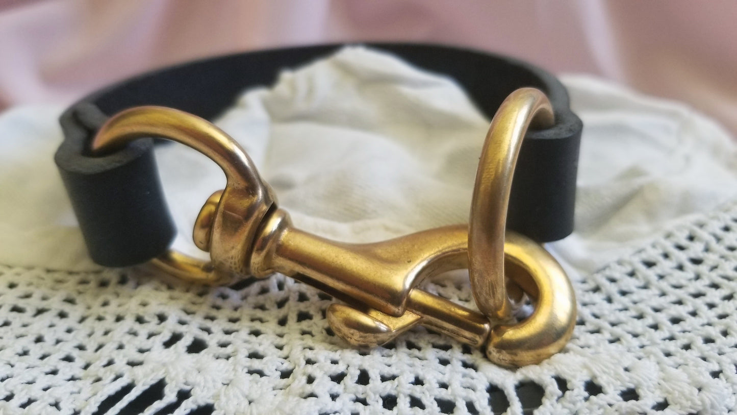 Hecate collar