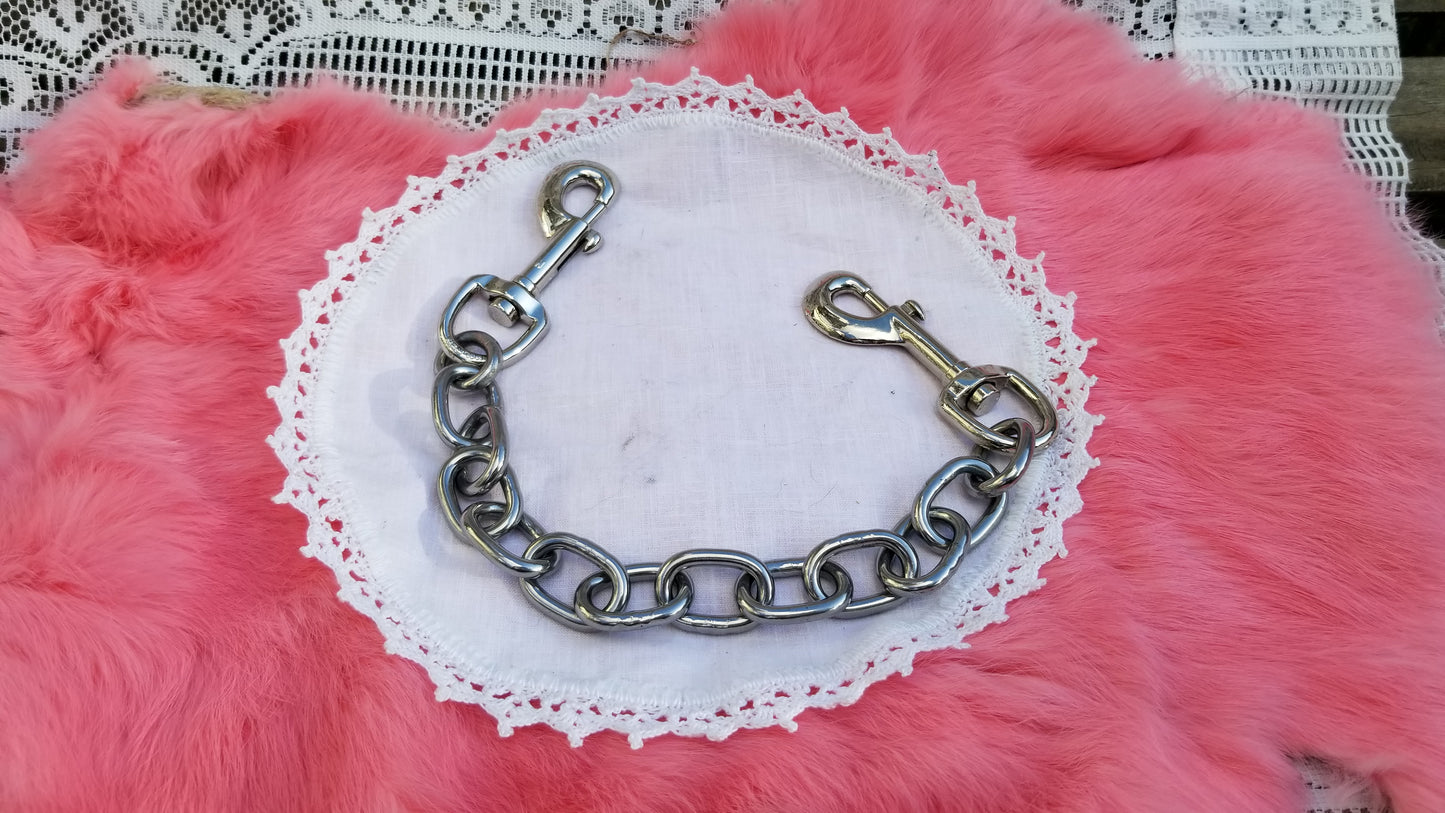 Macy chain harness