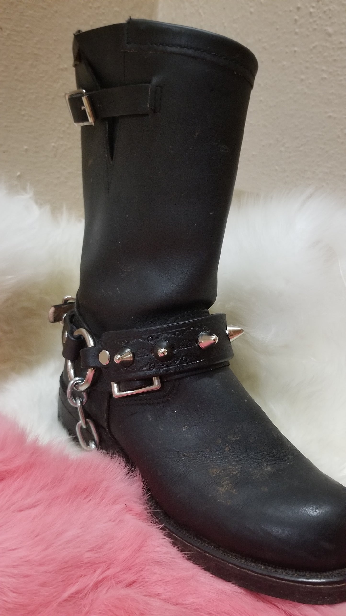 Road Runner boot strap