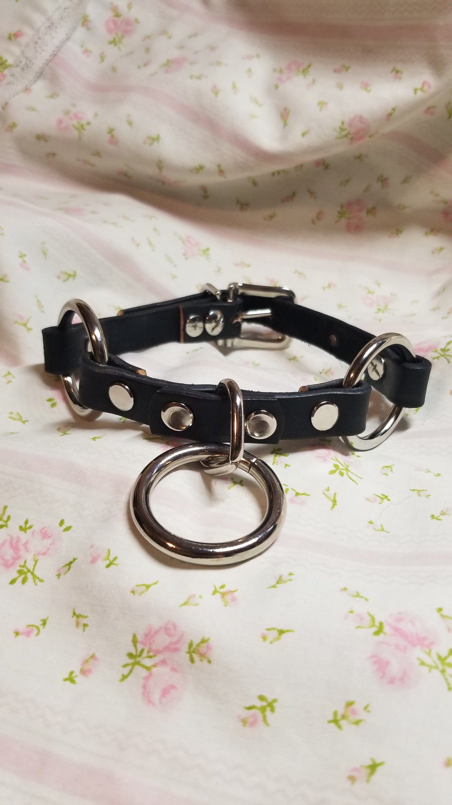 Devils trumpet Collar