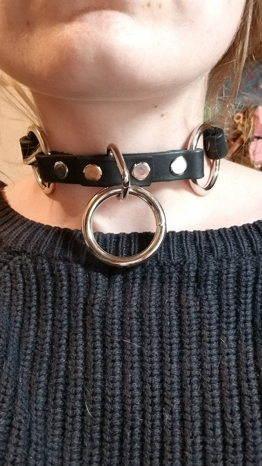 Devils trumpet Collar