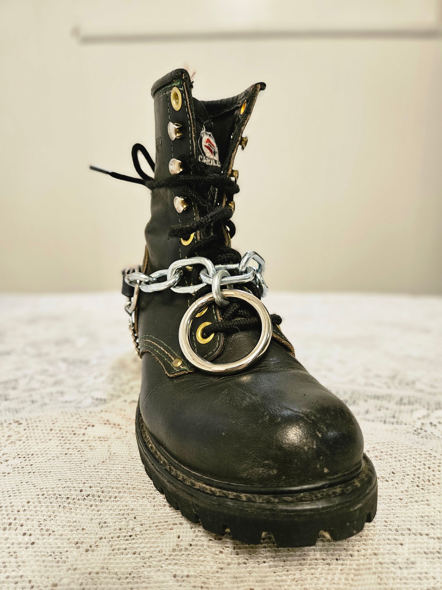 O ring boot strap
