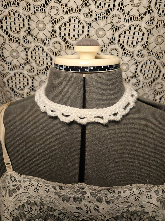 Crochet collar