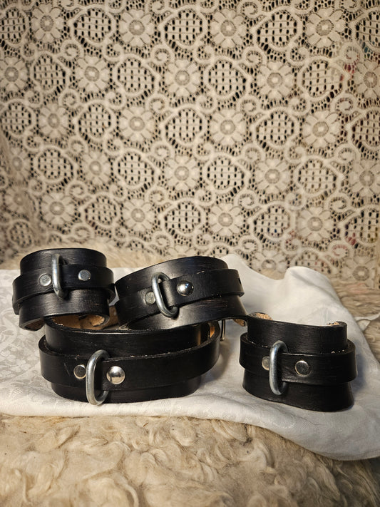 Restraint cuff set